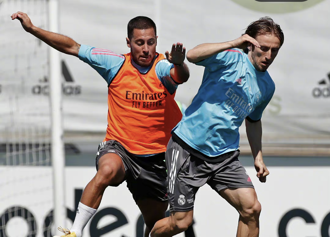 球速娱乐 - 塞维利亚发布备战花絮,冲刺阶段调整名单,全明星赛任务艰巨,轮换策略成焦点