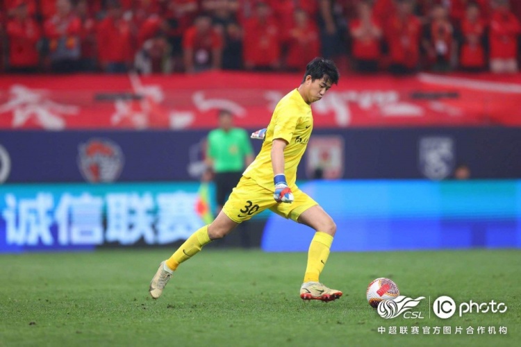 球速网页版 -今夜NBA常规赛传出新动向；上海申花刷新队史纪录；管理层表态：管理层满意；资深球员宣示担当的简单介绍